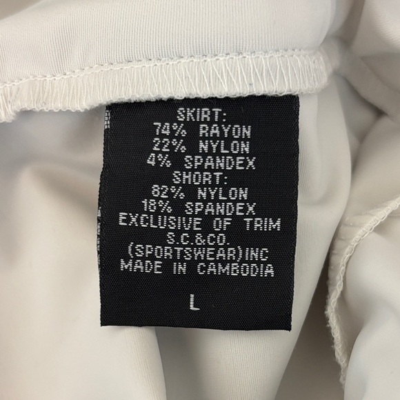 S.C. & CO. Golf Skort | White and Navy Floral - Picture 11 of 11